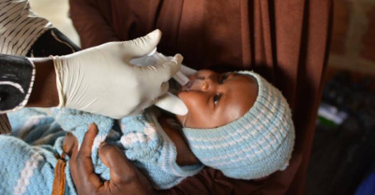 MSF Doctors conduct a Phase III rotavirus vaccine trial at Epicentre’s Niger Research Center at the Maradi Hospital. (Photo © KRISHAN Cheyenne/MSF)